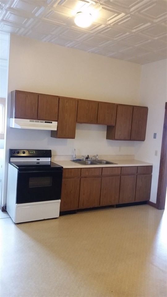 287 E Main St - Photo 2 of 10