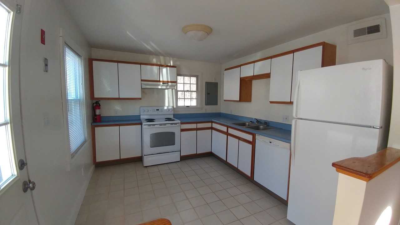 46 Cromwell St - Photo 2 of 14