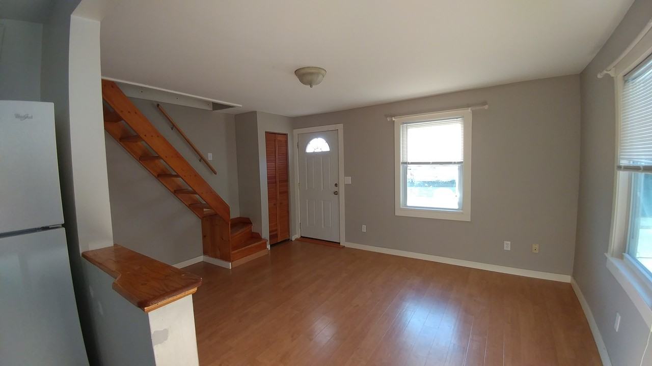 46 Cromwell St - Photo 3 of 14
