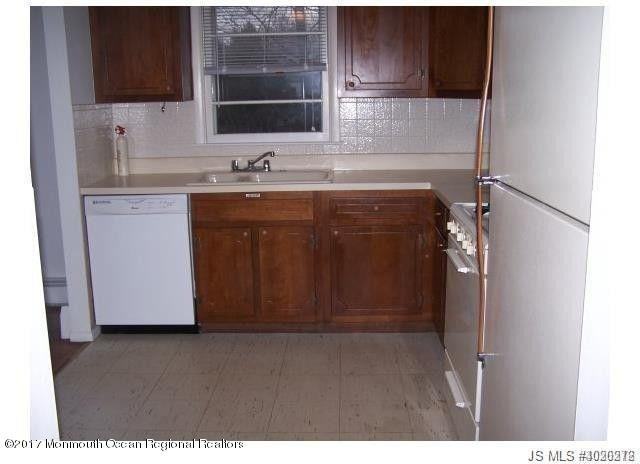 72 Edinburgh Dr - Photo 3 of 8