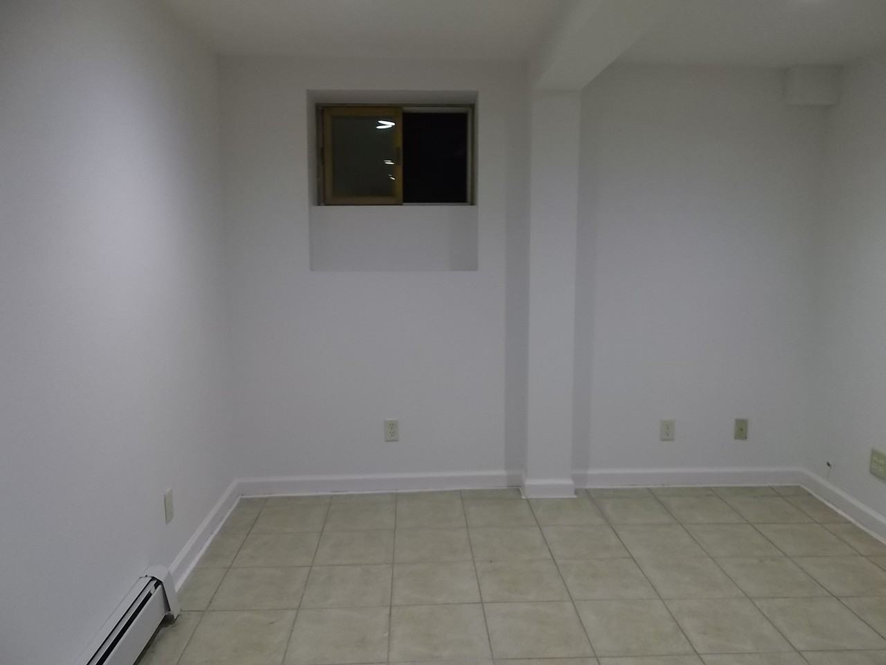 1 Hazel Court Downstairs - Photo 3 of 7