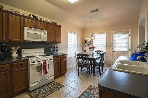 32323 Summer Park Ln - Photo 2 of 8