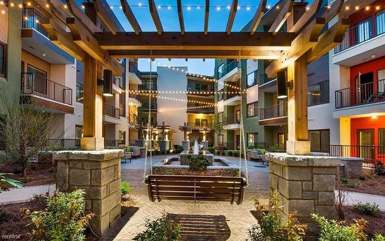 801 Lake Carolyn Pkwy - Photo 2 of 15