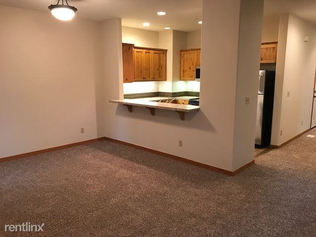 323 NW Adams Ave - Photo 2 of 19