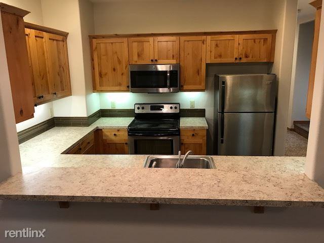 323 NW Adams Ave - Photo 3 of 19