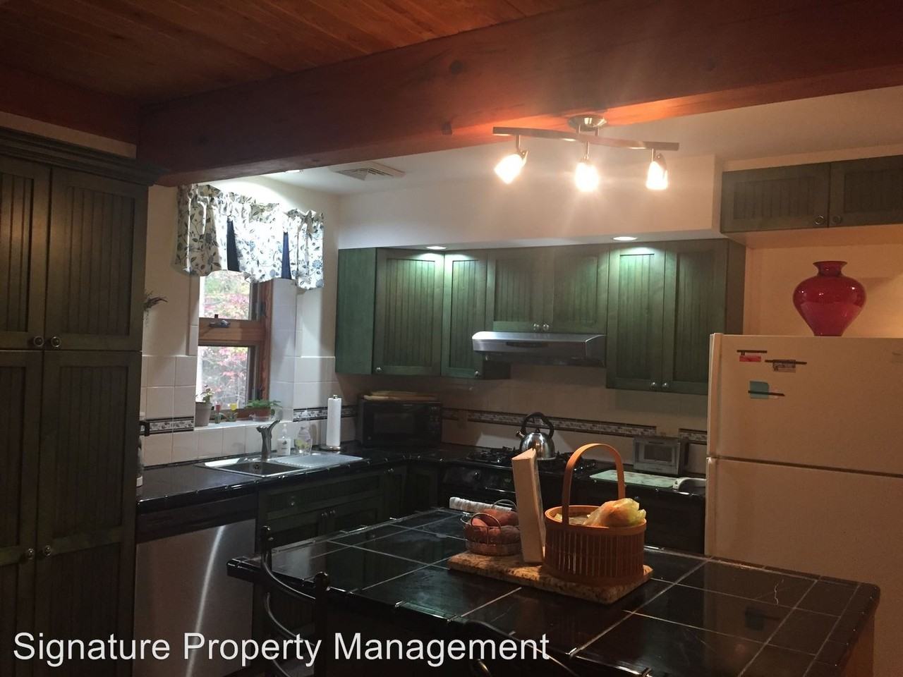 220 Boswell Ct - Photo 2 of 17