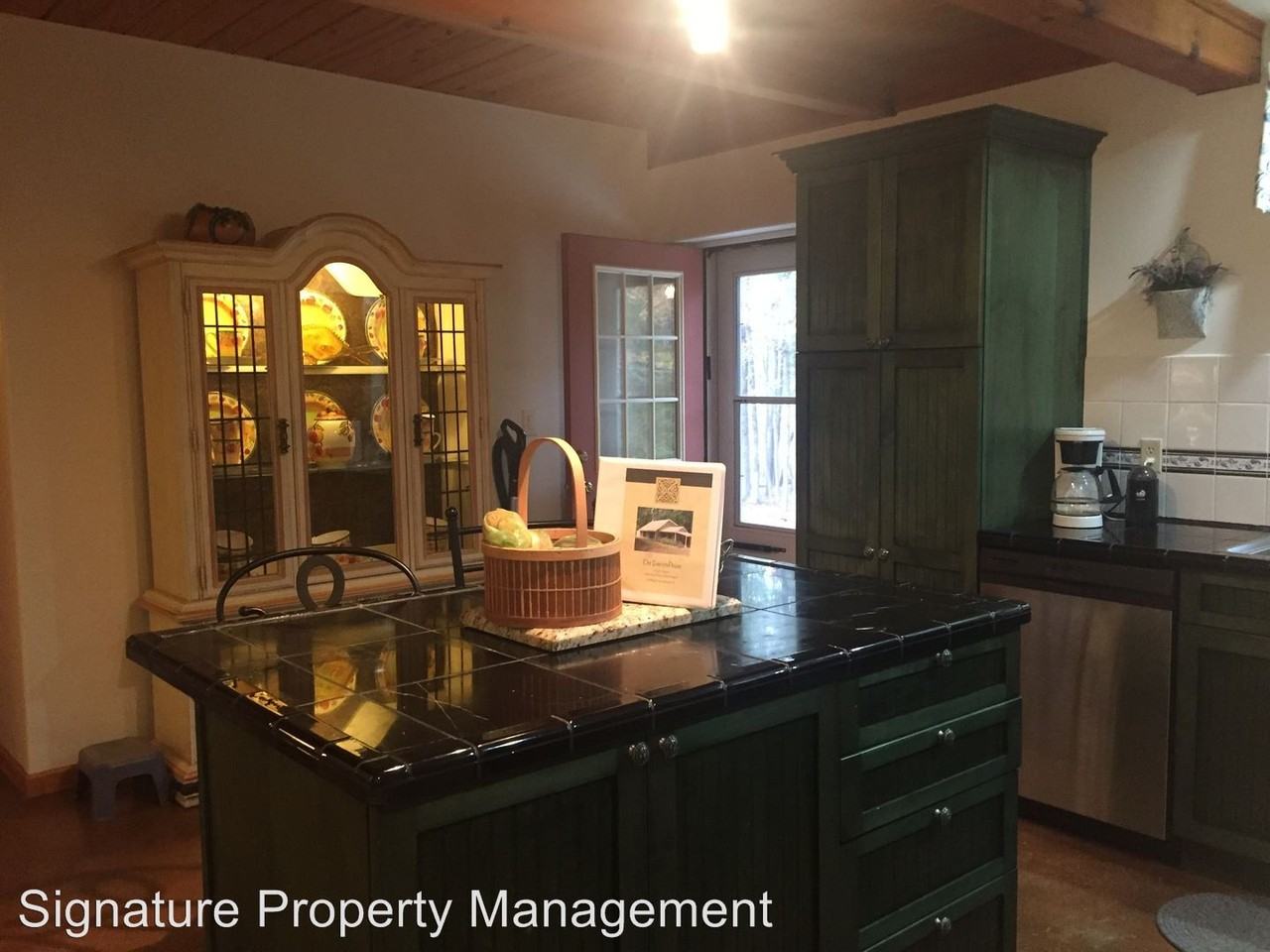 220 Boswell Ct - Photo 3 of 17