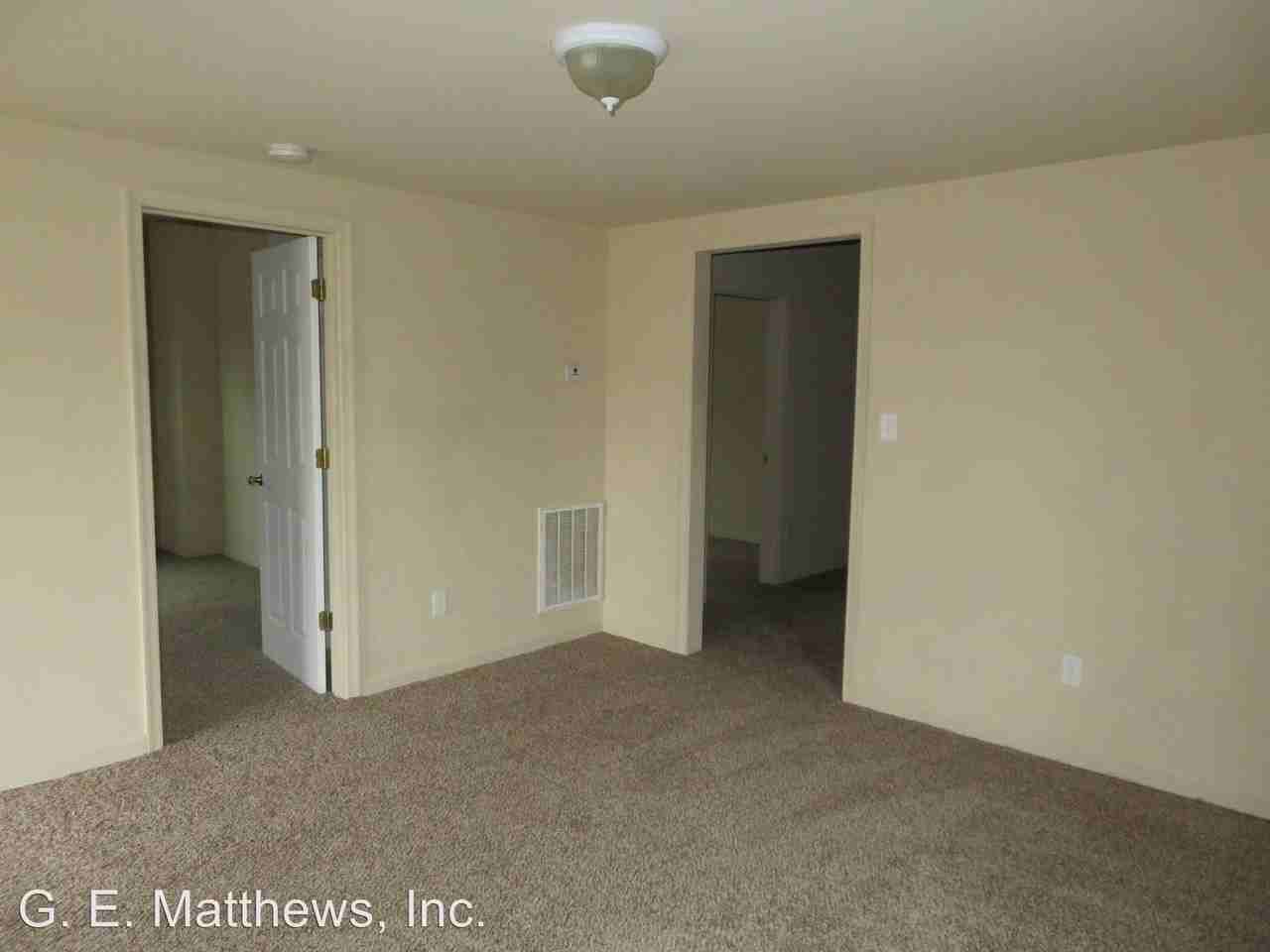 528 W Main St - Photo 3 of 9