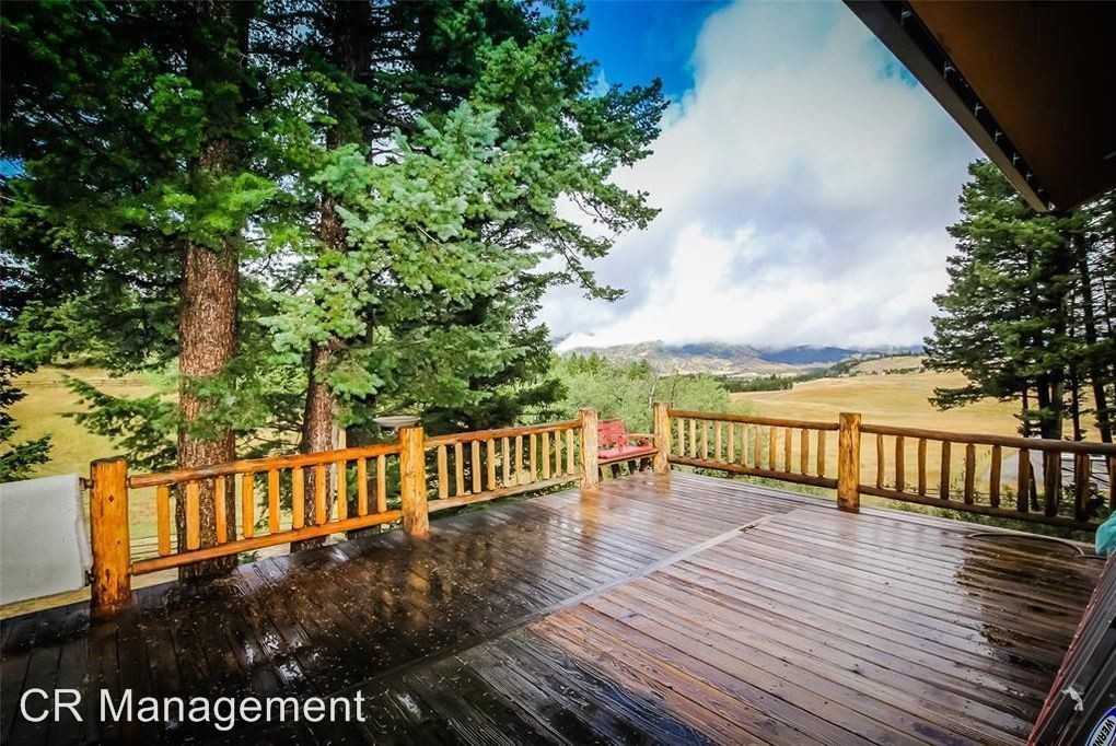 4713 Meadow Ln - Photo 3 of 23