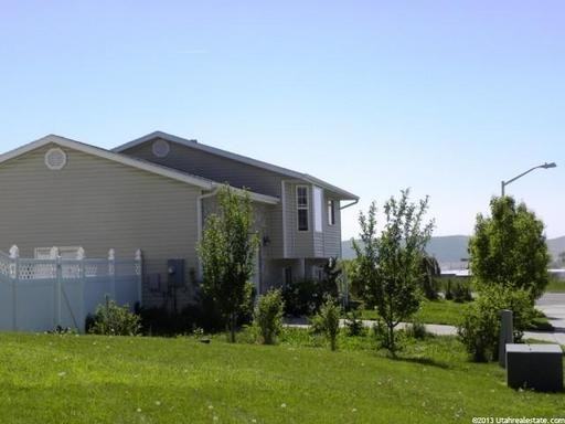 412 E 820 S - Photo 2 of 14