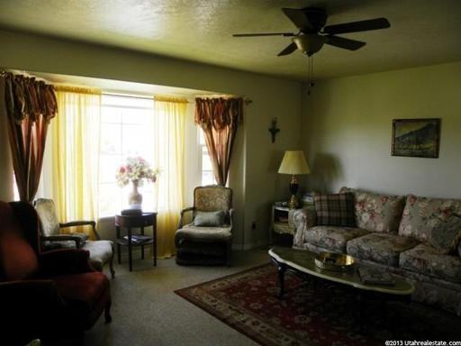 412 E 820 S - Photo 3 of 14