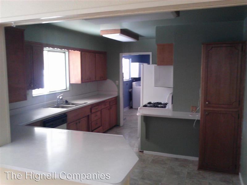 681 Terrace Dr - Photo 2 of 12