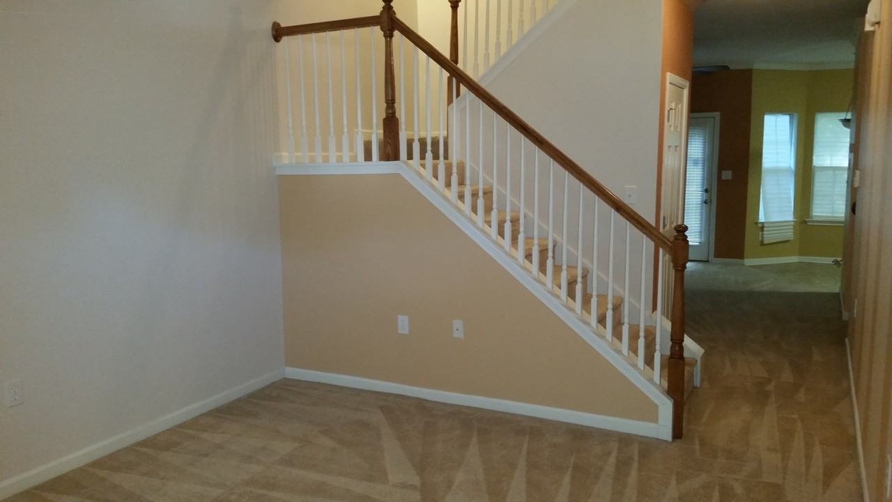 2522 Laurel Cir NW - Photo 2 of 14