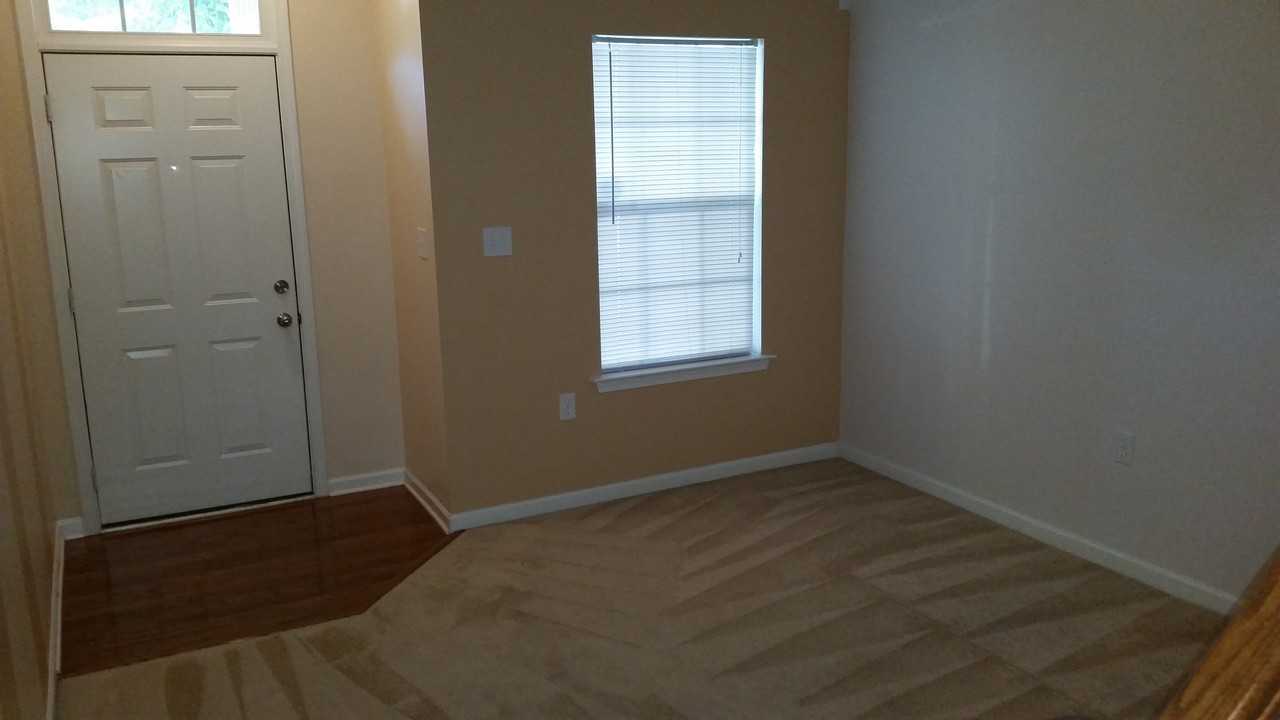 2522 Laurel Cir NW - Photo 3 of 14