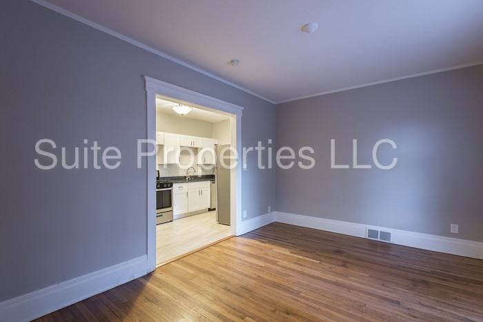 4862 Commonwealth St - Photo 3 of 13