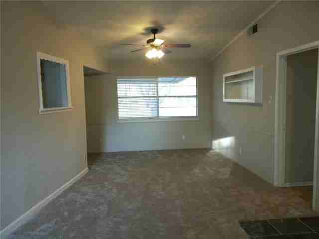 2401 Northumberland Dr - Photo 3 of 21