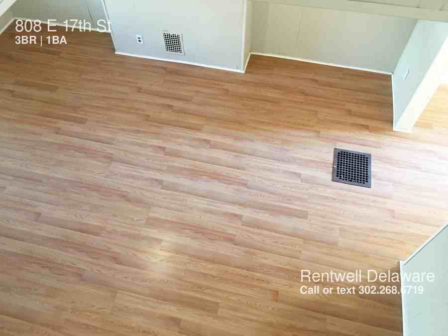 808 E 17th St - Photo 3 of 23