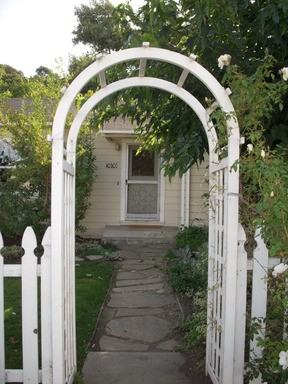 3030 Center St - Photo 2 of 4