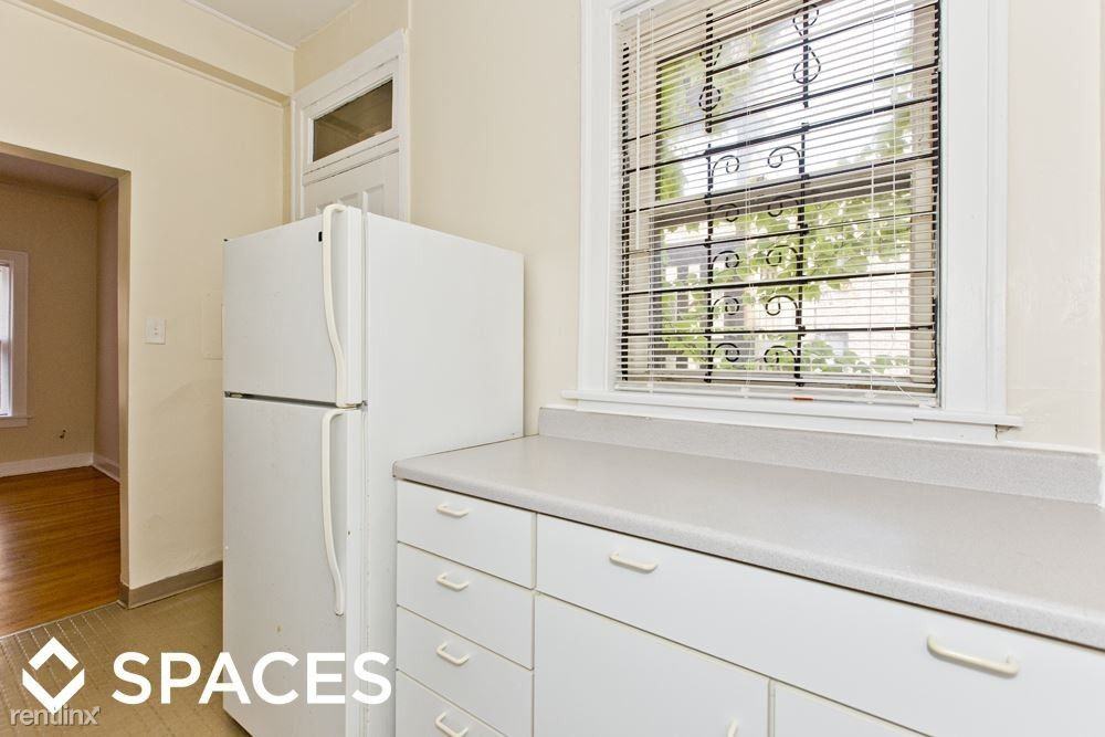 2103 N. Sedgwick - Photo 2 of 6