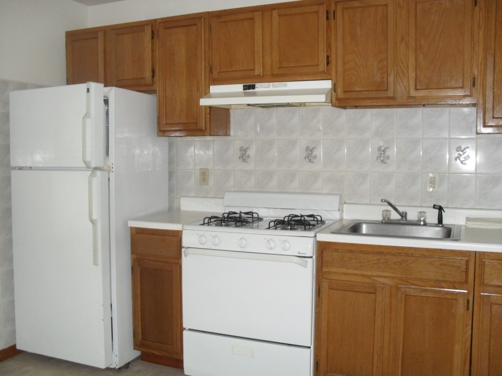 38 Pine Ayre Dr - Photo 2 of 12