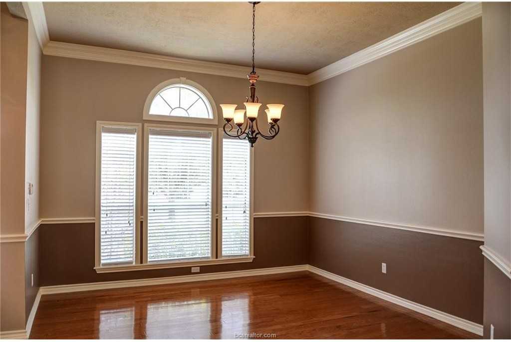 4719 Shoal Creek Dr - Photo 2 of 28