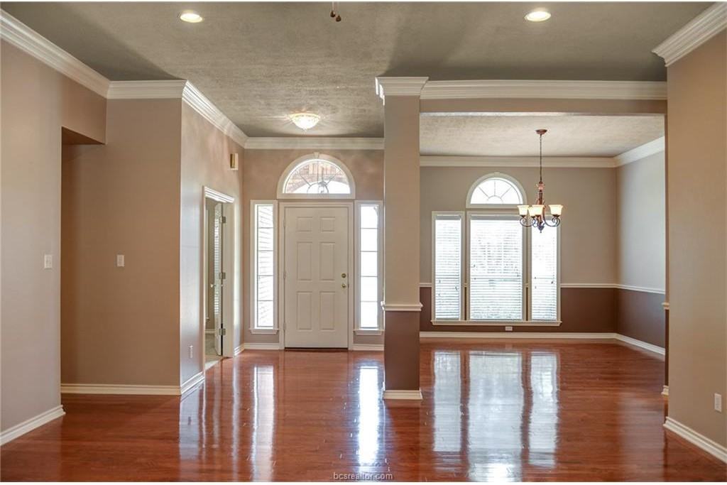 4719 Shoal Creek Dr - Photo 3 of 28
