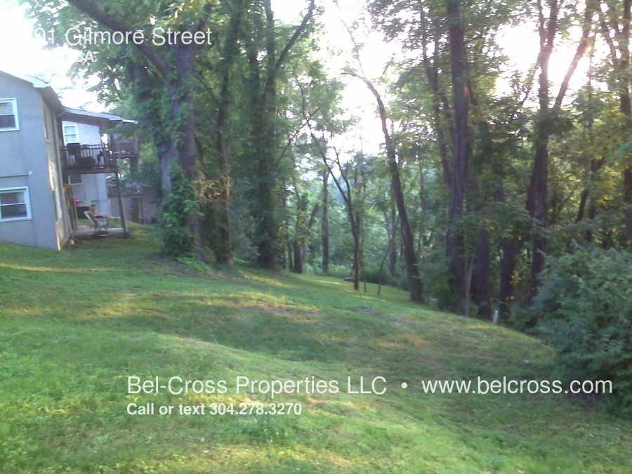 391 Gilmore St - Photo 3 of 7