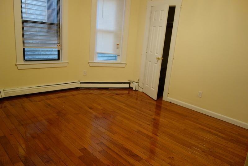 113 Dale St - Photo 3 of 14