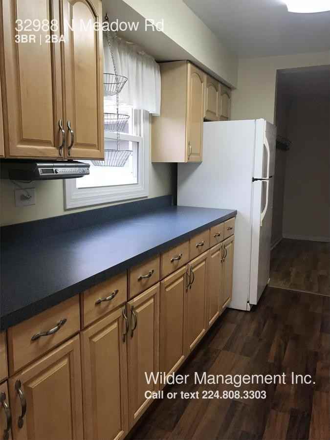 32988 N Meadow Rd - Photo 3 of 11