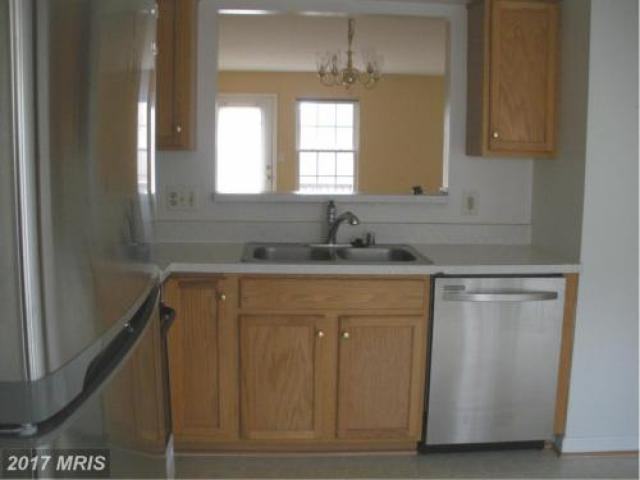 104 Frazer Dr - Photo 3 of 6