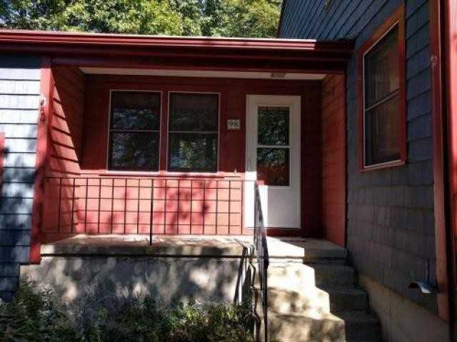 98 Pleasant St - Photo 2 of 6