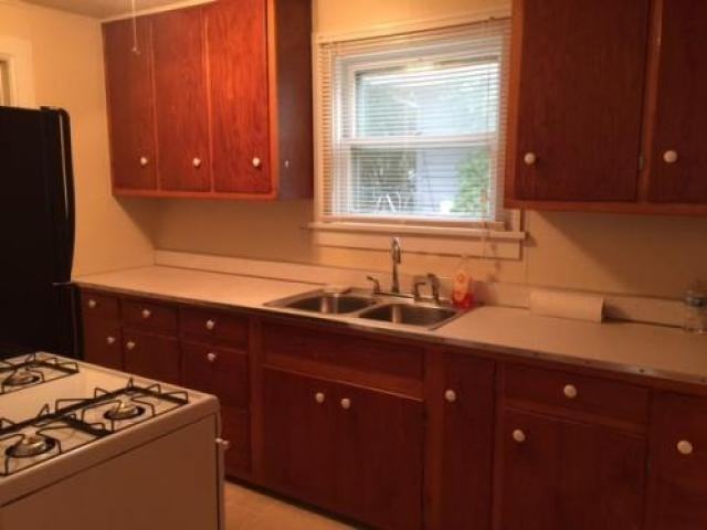 435 Grove St - Photo 2 of 6