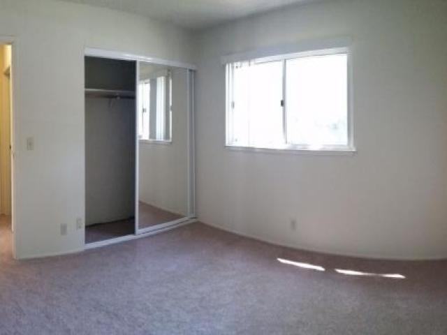 260 N Capitol Ave - Photo 2 of 6