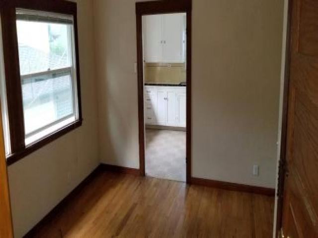 611 Beaver St - Photo 2 of 6