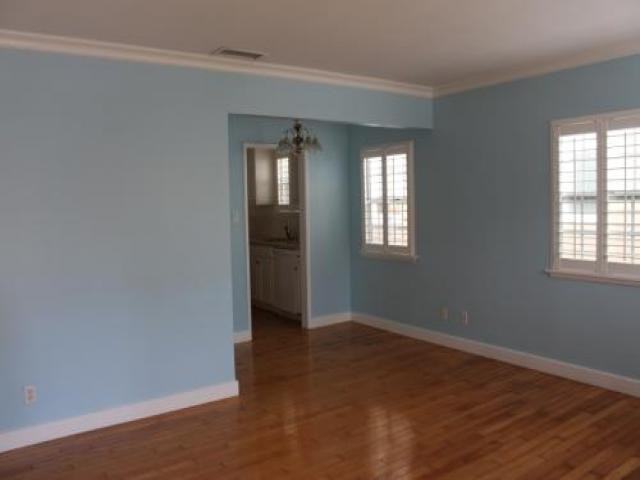 219 16th St - Photo 3 of 6