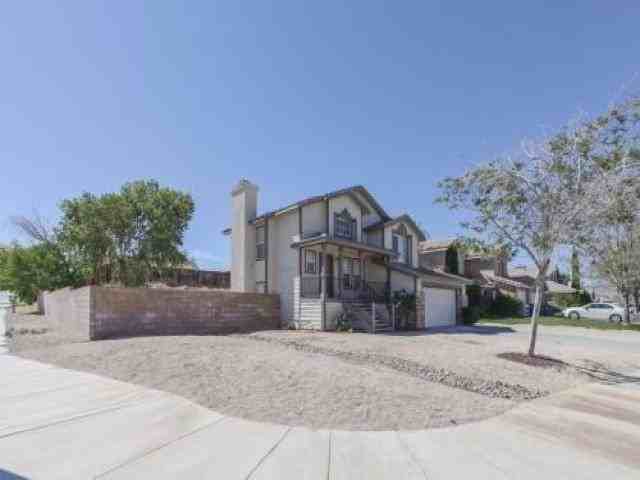 1942 Ivory Ave - Photo 3 of 6
