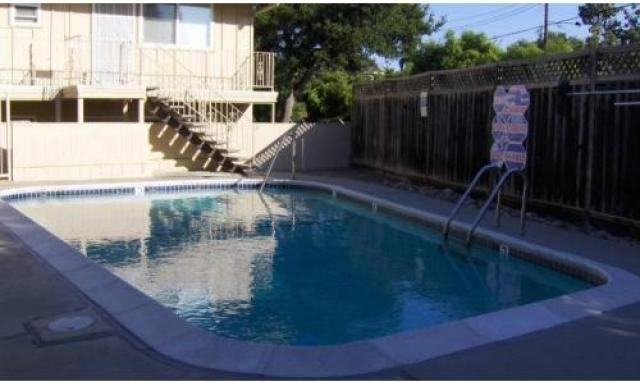 1349 Park Dr - Photo 2 of 6