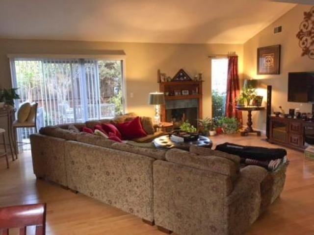 1523 Hawser Ln - Photo 3 of 6