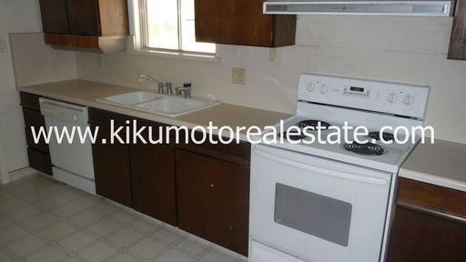 929 Swanston Dr - Photo 2 of 6