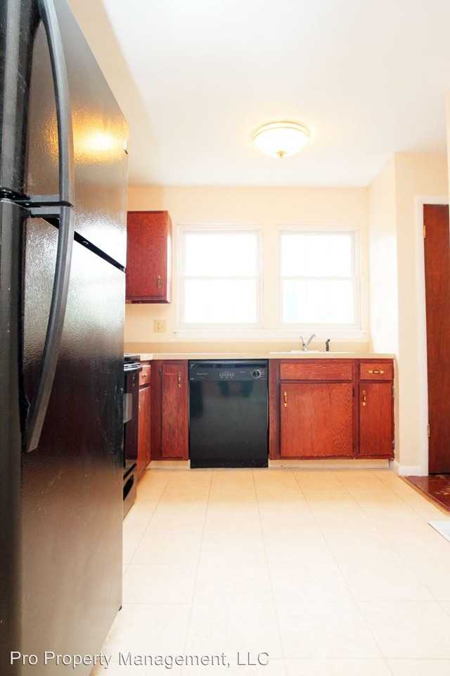 99 Park Ave - Photo 3 of 16