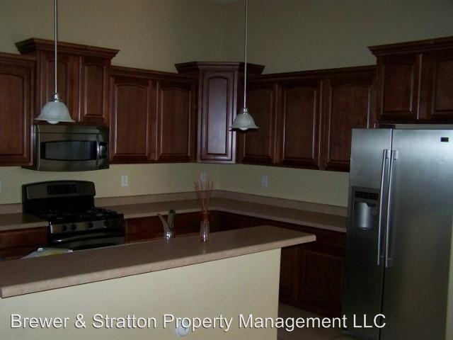 13610 W Pinchot Ave - Photo 2 of 5