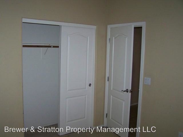 13610 W Pinchot Ave - Photo 3 of 5