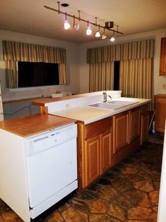 718 N Church St - Photo 3 of 12