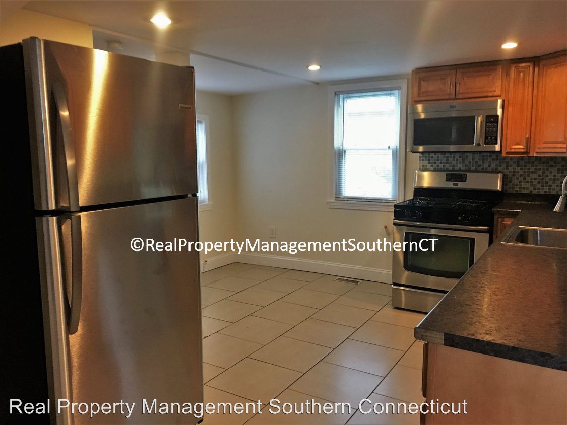 130 Sedgewick Ave - Photo 3 of 15