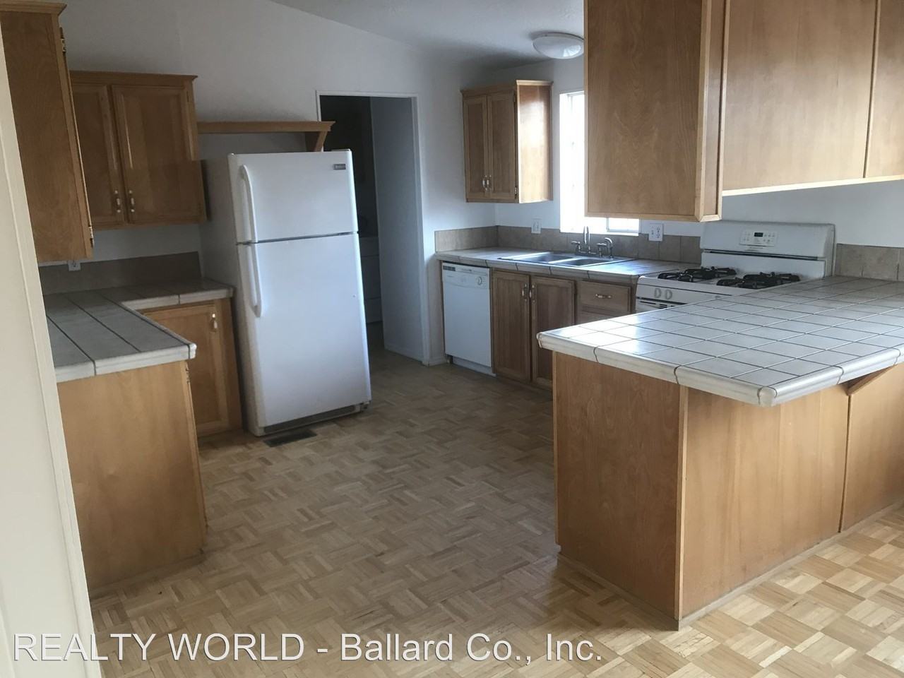 2575 Tonopah St - Photo 2 of 11