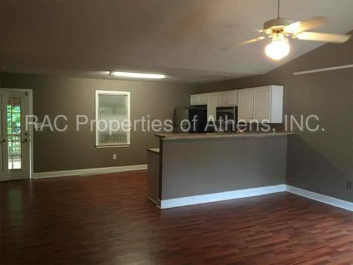 100 Fair Oaks Dr - Photo 2 of 7