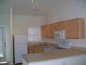 320 Hibiscus Way - Photo 3 of 5
