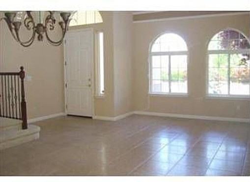 4654 Westlake Pkwy - Photo 3 of 4