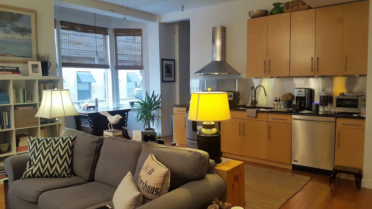 Delong Building - Photo 3 of 8