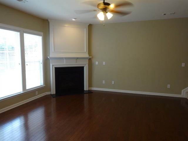 922 Idlewood Dr - Photo 2 of 10